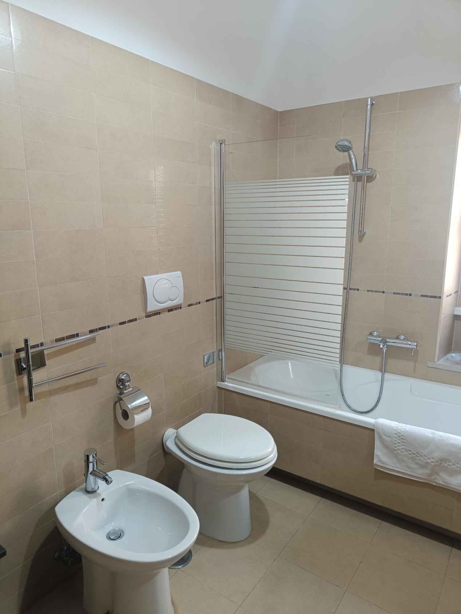 Tia Tourist Apartment Roma Exterior foto
